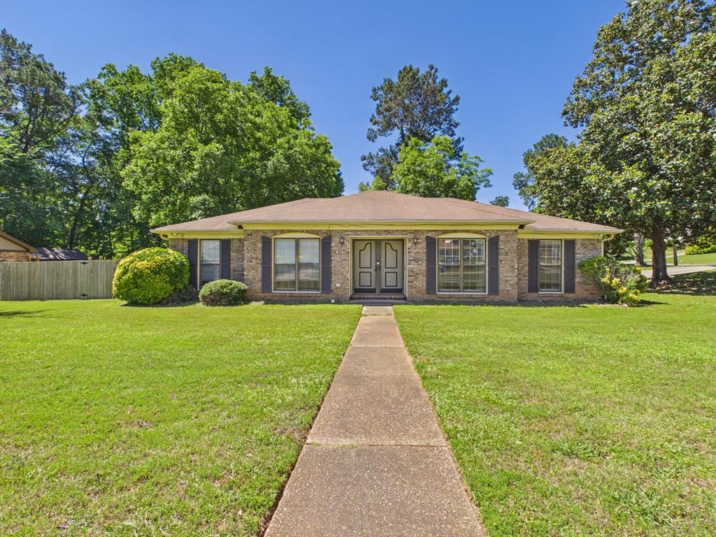 1332 Autumn Ridge Drive, Columbus, GA 31904
