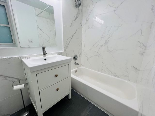 960 Bay Dr 912, Miami Beach, FL 33141