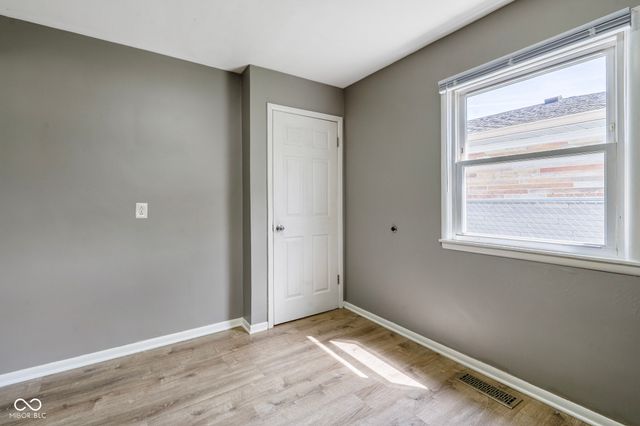 325 N 7th Avenue, Beech Grove, IN 46107