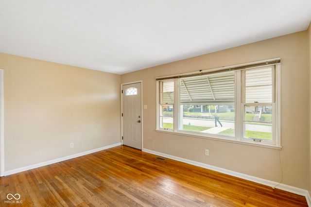 325 N 7th Avenue, Beech Grove, IN 46107