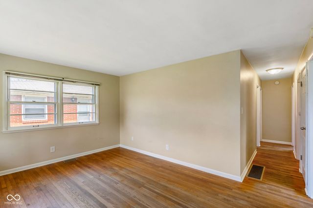 325 N 7th Avenue, Beech Grove, IN 46107