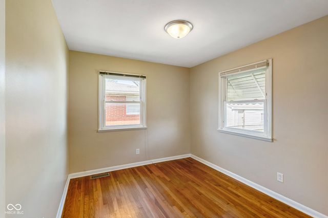 325 N 7th Avenue, Beech Grove, IN 46107