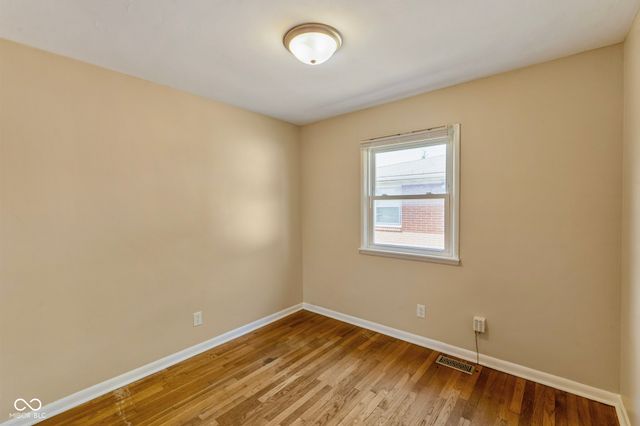 325 N 7th Avenue, Beech Grove, IN 46107