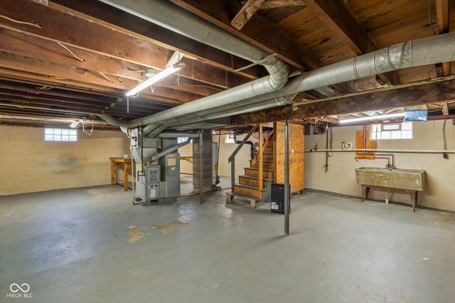 325 N 7th Avenue, Beech Grove, IN 46107