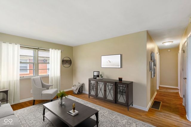 325 N 7th Avenue, Beech Grove, IN 46107