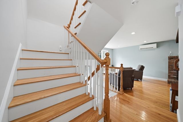 588 Main St, West Newbury, MA 01985