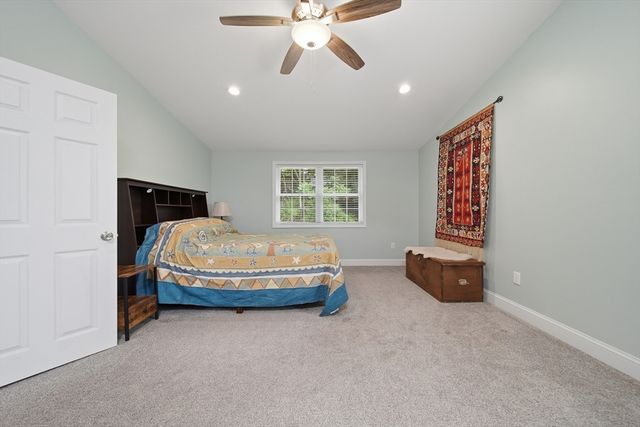 588 Main St, West Newbury, MA 01985