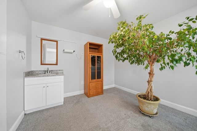 588 Main St, West Newbury, MA 01985