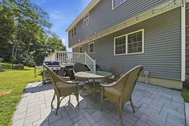 588 Main St, West Newbury, MA 01985