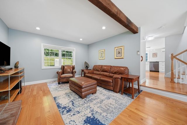 588 Main St, West Newbury, MA 01985
