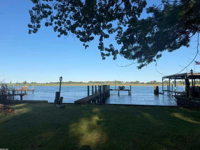 6540 Dickinson Island, Harsens Island, MI 48028