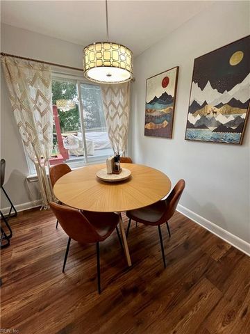 3325 Barberry LN, Virginia Beach, VA 23453