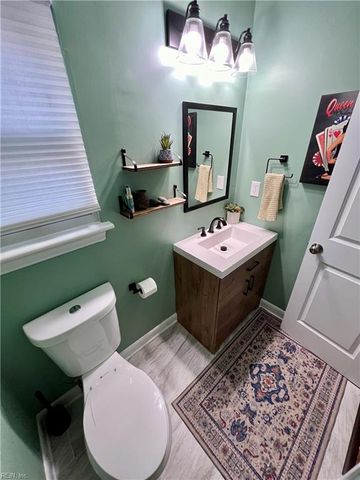 3325 Barberry LN, Virginia Beach, VA 23453