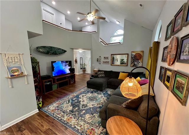 3325 Barberry LN, Virginia Beach, VA 23453