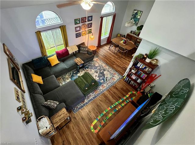 3325 Barberry LN, Virginia Beach, VA 23453