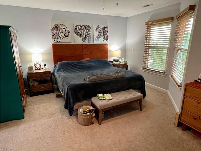 3325 Barberry LN, Virginia Beach, VA 23453