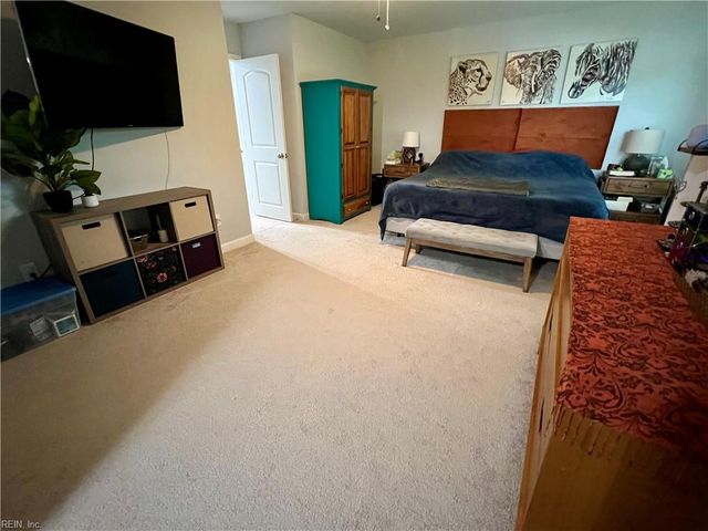 3325 Barberry LN, Virginia Beach, VA 23453