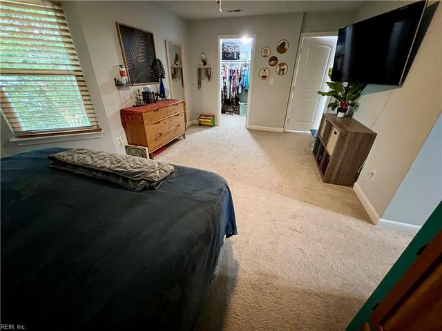 3325 Barberry LN, Virginia Beach, VA 23453