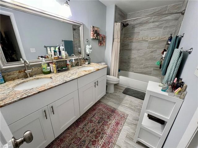 3325 Barberry LN, Virginia Beach, VA 23453