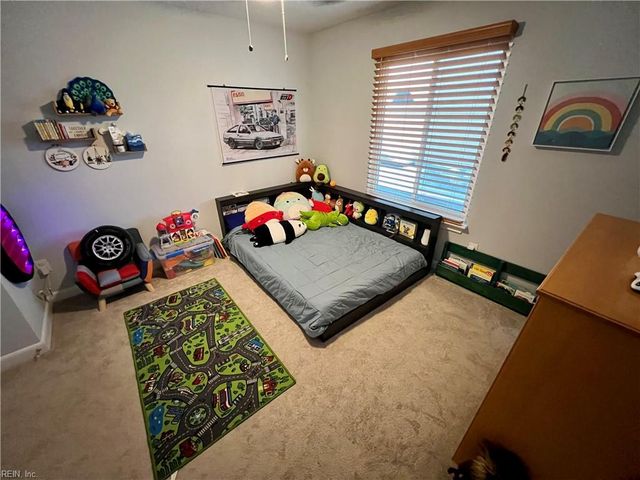 3325 Barberry LN, Virginia Beach, VA 23453