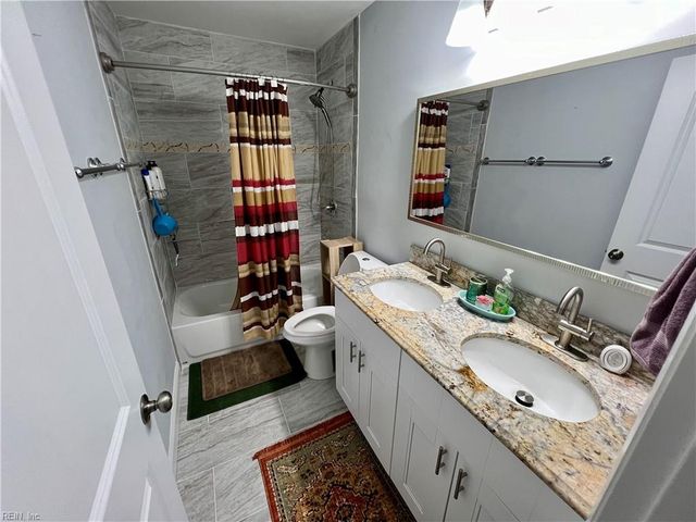 3325 Barberry LN, Virginia Beach, VA 23453