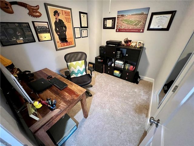 3325 Barberry LN, Virginia Beach, VA 23453