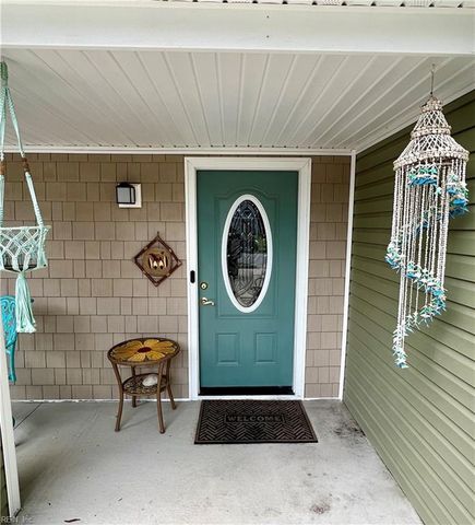 3325 Barberry LN, Virginia Beach, VA 23453