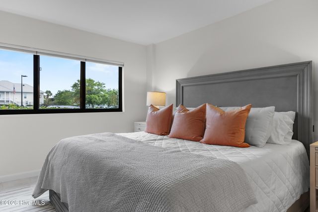 322 Causeway Drive Ste 101, Wrightsville Beach, NC 28480