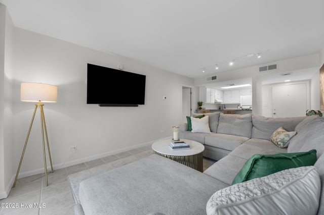 322 Causeway Drive Ste 101, Wrightsville Beach, NC 28480