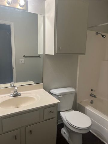 718 N Walnut Street B, Siloam Springs, AR 72761