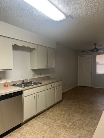 718 N Walnut Street B, Siloam Springs, AR 72761