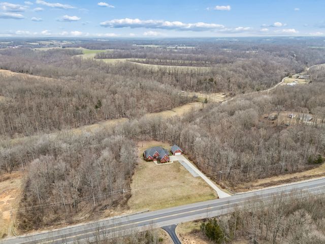 5140 Highway 52, W, Lafayette, TN 37083