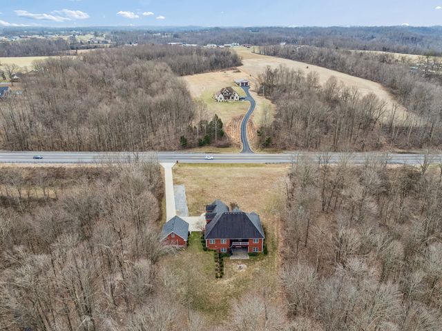 5140 Highway 52, W, Lafayette, TN 37083
