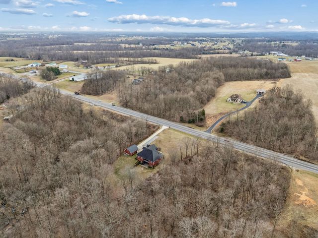 5140 Highway 52, W, Lafayette, TN 37083