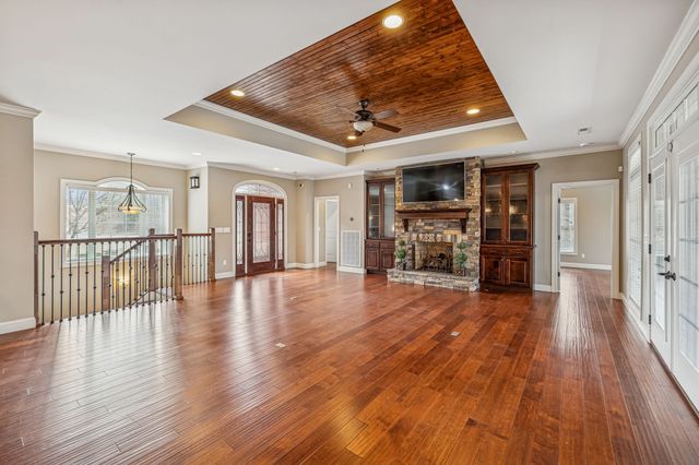 5140 Highway 52, W, Lafayette, TN 37083