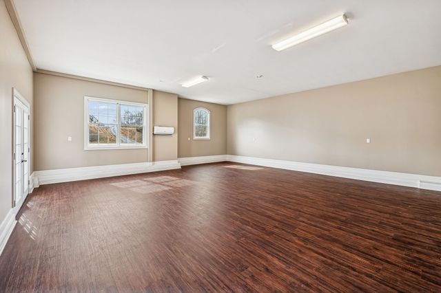 5140 Highway 52, W, Lafayette, TN 37083