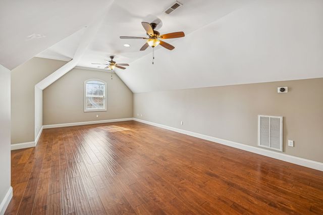 5140 Highway 52, W, Lafayette, TN 37083