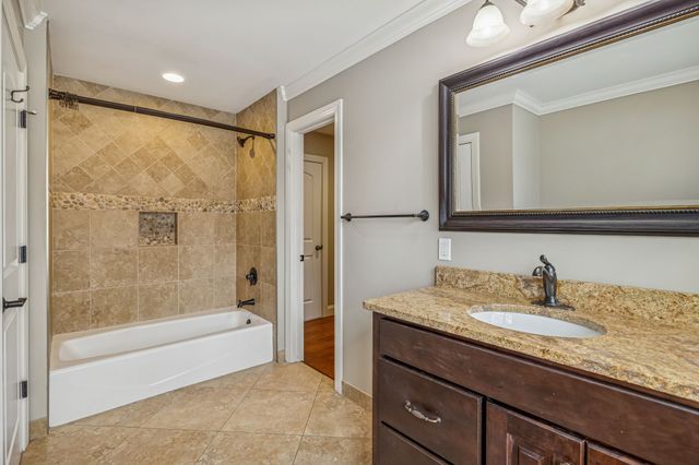 5140 Highway 52, W, Lafayette, TN 37083