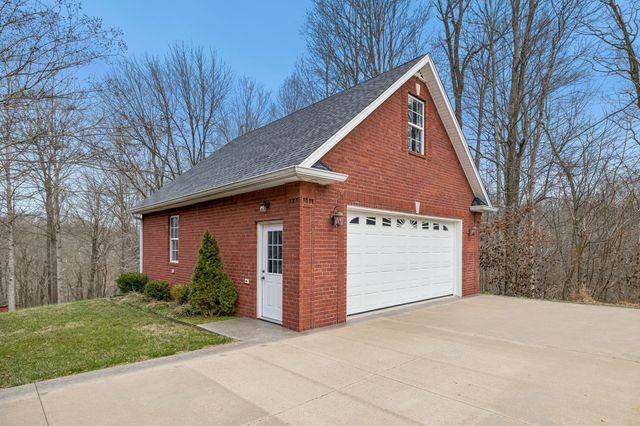 5140 Highway 52, W, Lafayette, TN 37083