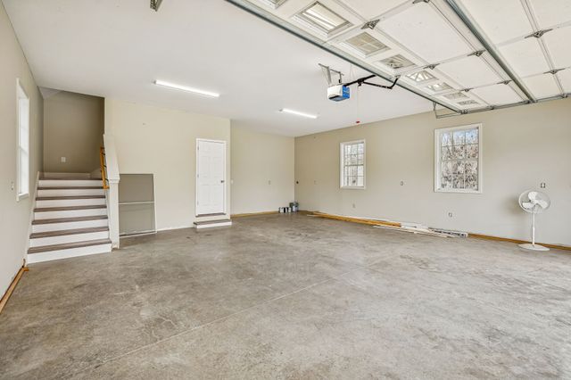 5140 Highway 52, W, Lafayette, TN 37083