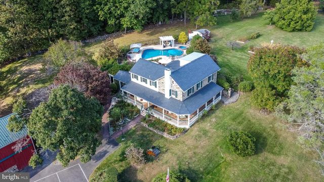 118 WAMBOLD RD, Green Lane, PA 18054