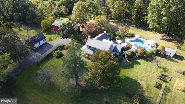 118 WAMBOLD RD, Green Lane, PA 18054