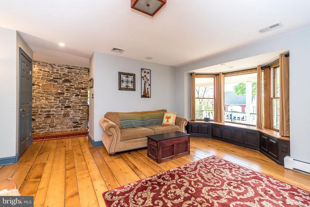 118 WAMBOLD RD, Green Lane, PA 18054