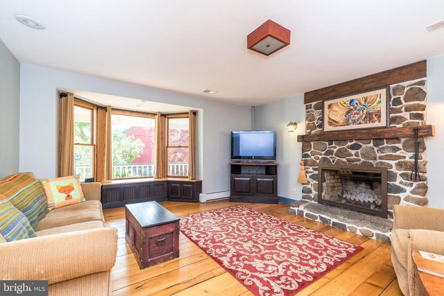 118 WAMBOLD RD, Green Lane, PA 18054