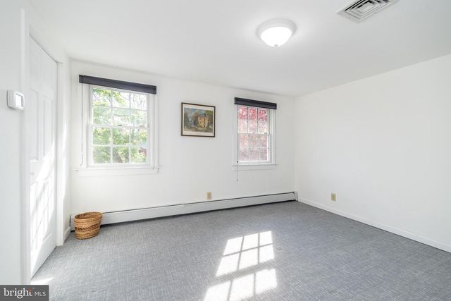 118 WAMBOLD RD, Green Lane, PA 18054