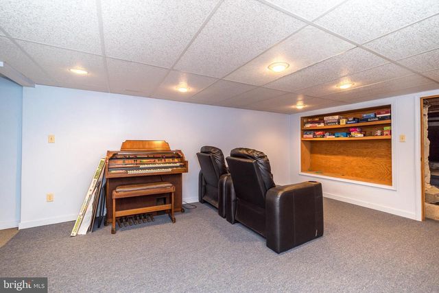 118 WAMBOLD RD, Green Lane, PA 18054