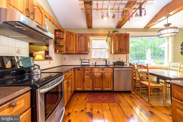 118 WAMBOLD RD, Green Lane, PA 18054