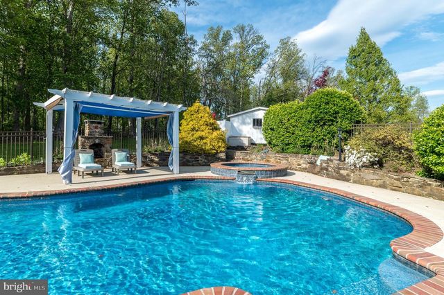 118 WAMBOLD RD, Green Lane, PA 18054