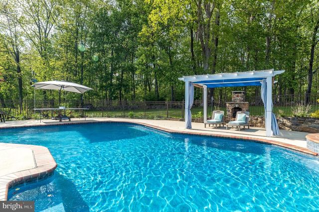 118 WAMBOLD RD, Green Lane, PA 18054