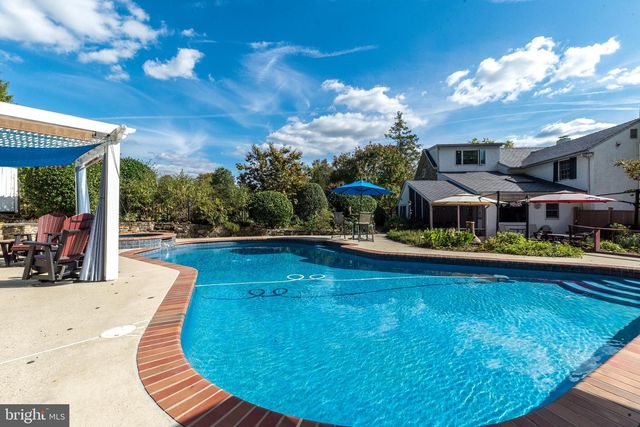 118 WAMBOLD RD, Green Lane, PA 18054